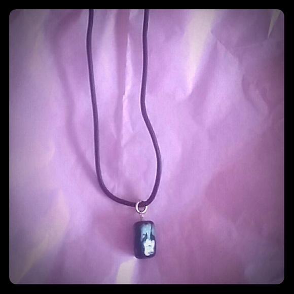 Necklace - Picture 1 of 2